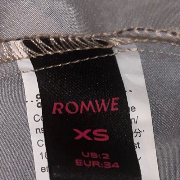 NWOT, ROMWE Skirt, Size XS (US 2) - Picture 3 of 3